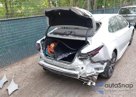 2023 Toyota Camry Se z USA, uszkodzony, nr VIN 4T1G11AK6PU112690